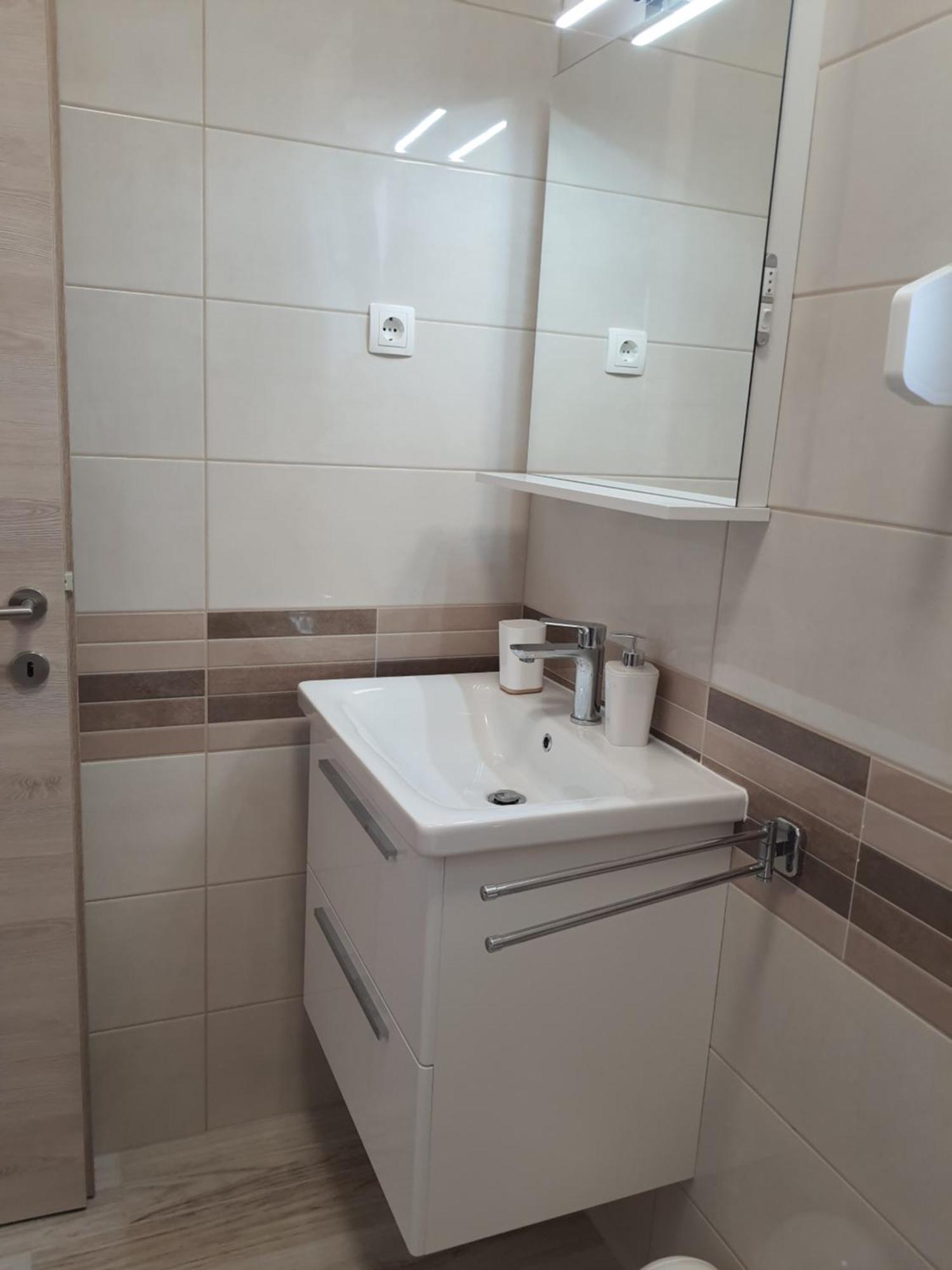 Apartments Vesna Avsec - クルク 部屋 写真